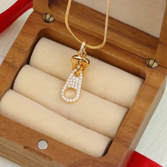 "Stylish Rose Gold Zipper Shape Pendant with Sparkling Stones, XPPT1477 - Picture 10 of 13